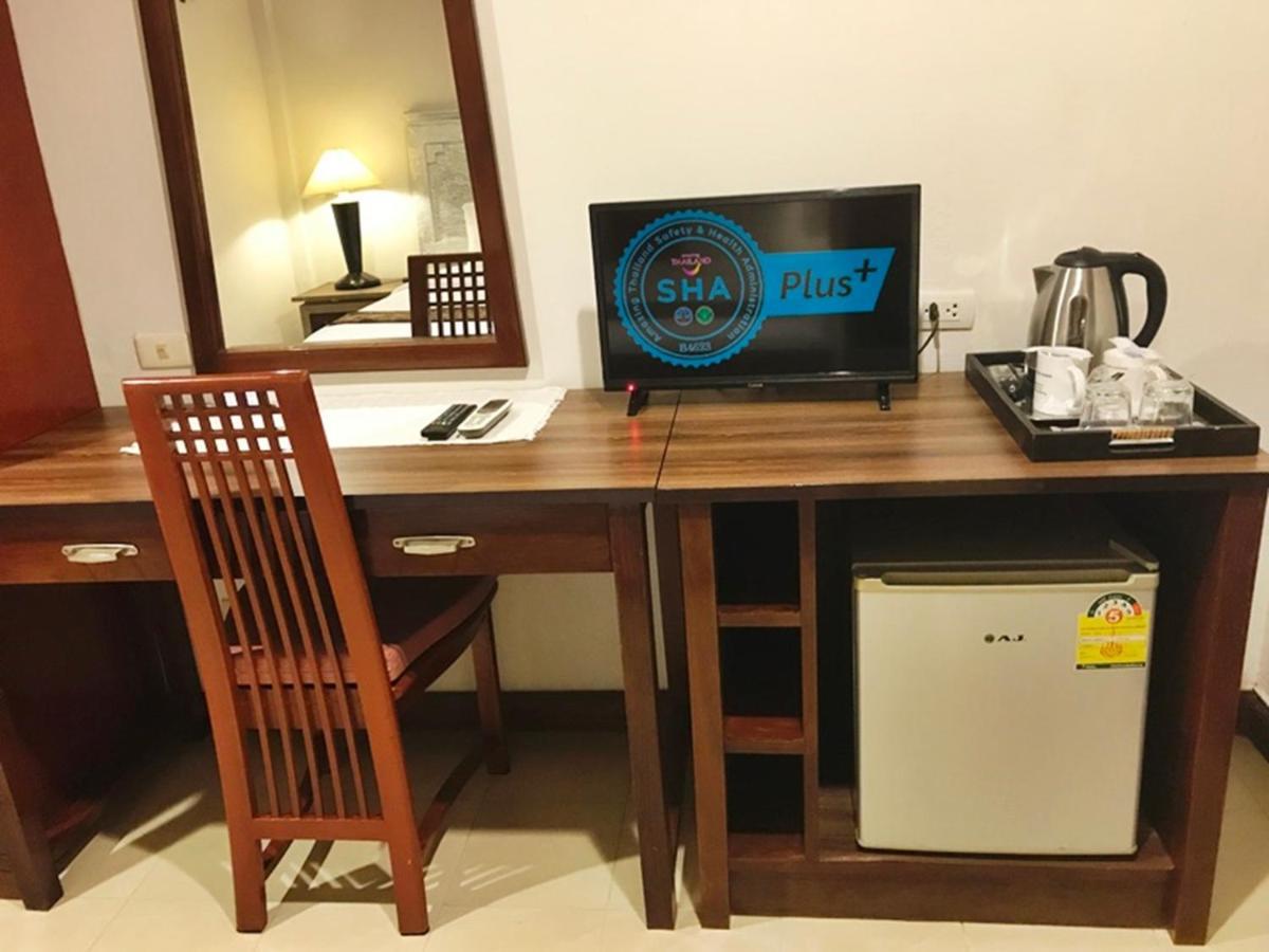 Отель Le Tanjong House Patong Экстерьер фото