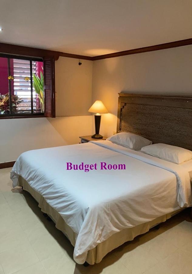 Отель Le Tanjong House Patong Экстерьер фото